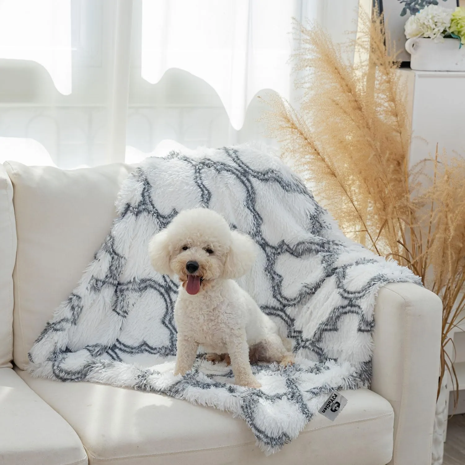 PJYuCien Fluffy Fleece Calming Pet Throw Blanket, Super Soft and Warm for Indoor Cats and Dogs, Small 16 * 24", Machine Washable, Grey Diamond Pattern, White Puppy Blanket